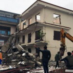 Phá dỡ nhà 2 tầng cũ tại Yên Nghĩa, Hà Đông